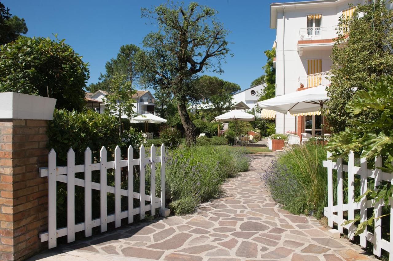 Villa Arizona Milano Marittima Exterior foto