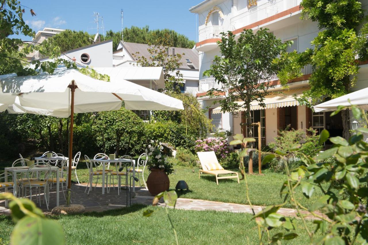 Villa Arizona Milano Marittima Exterior foto